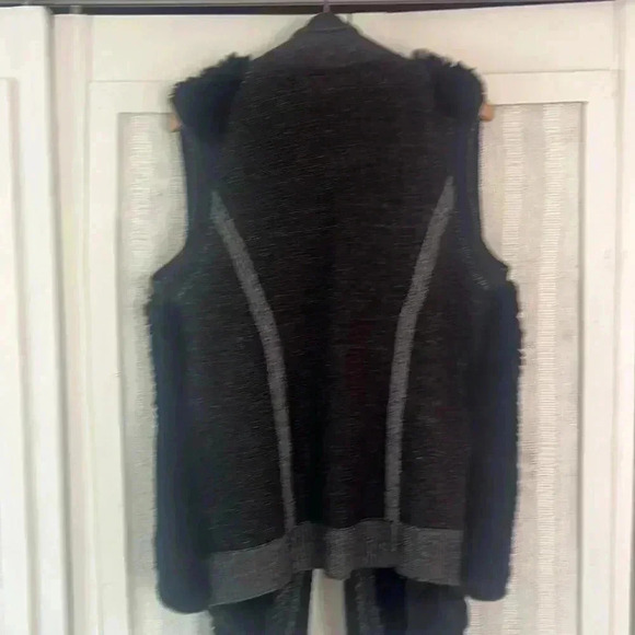 Vince fur front sweater back vest size L - Picture 7 of 7